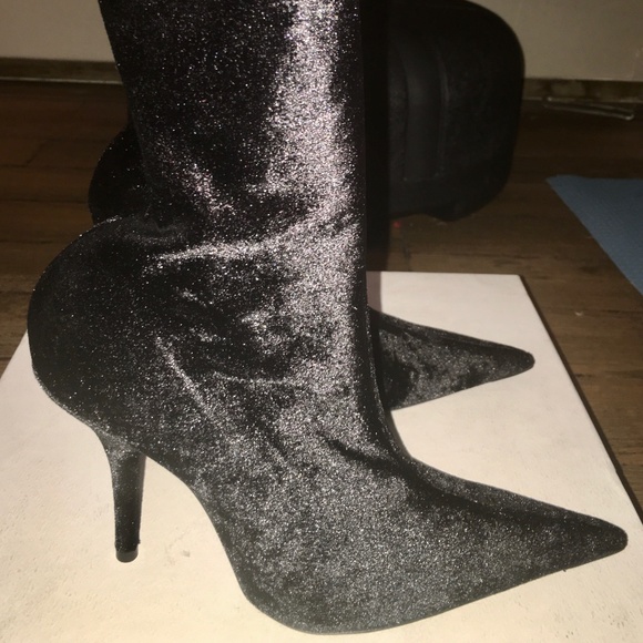 Balenciaga Noir Stretch Velour Knife Boots -Size 36- NEW - All Offers Considered - Picture 1 of 11